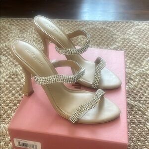 Cult Gia Mariella Sandal. Sand, size 37. Worn once